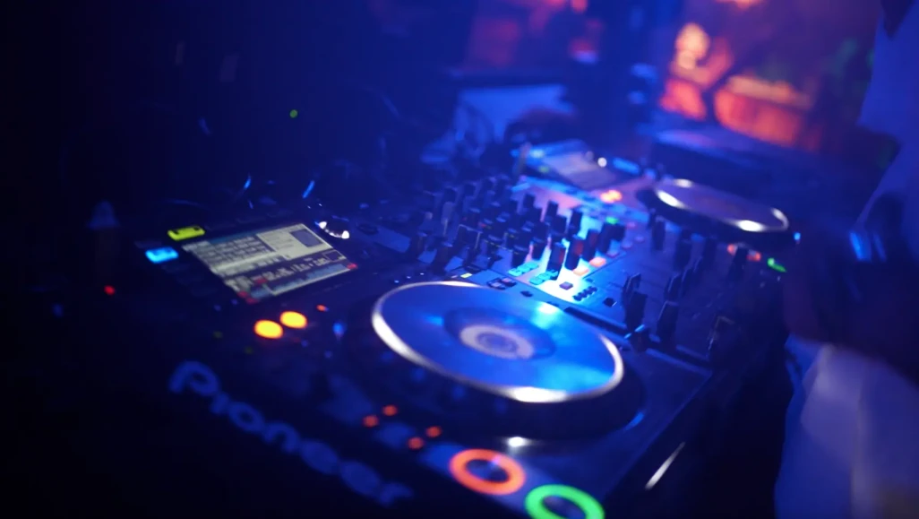 Reborn advertisement image 3